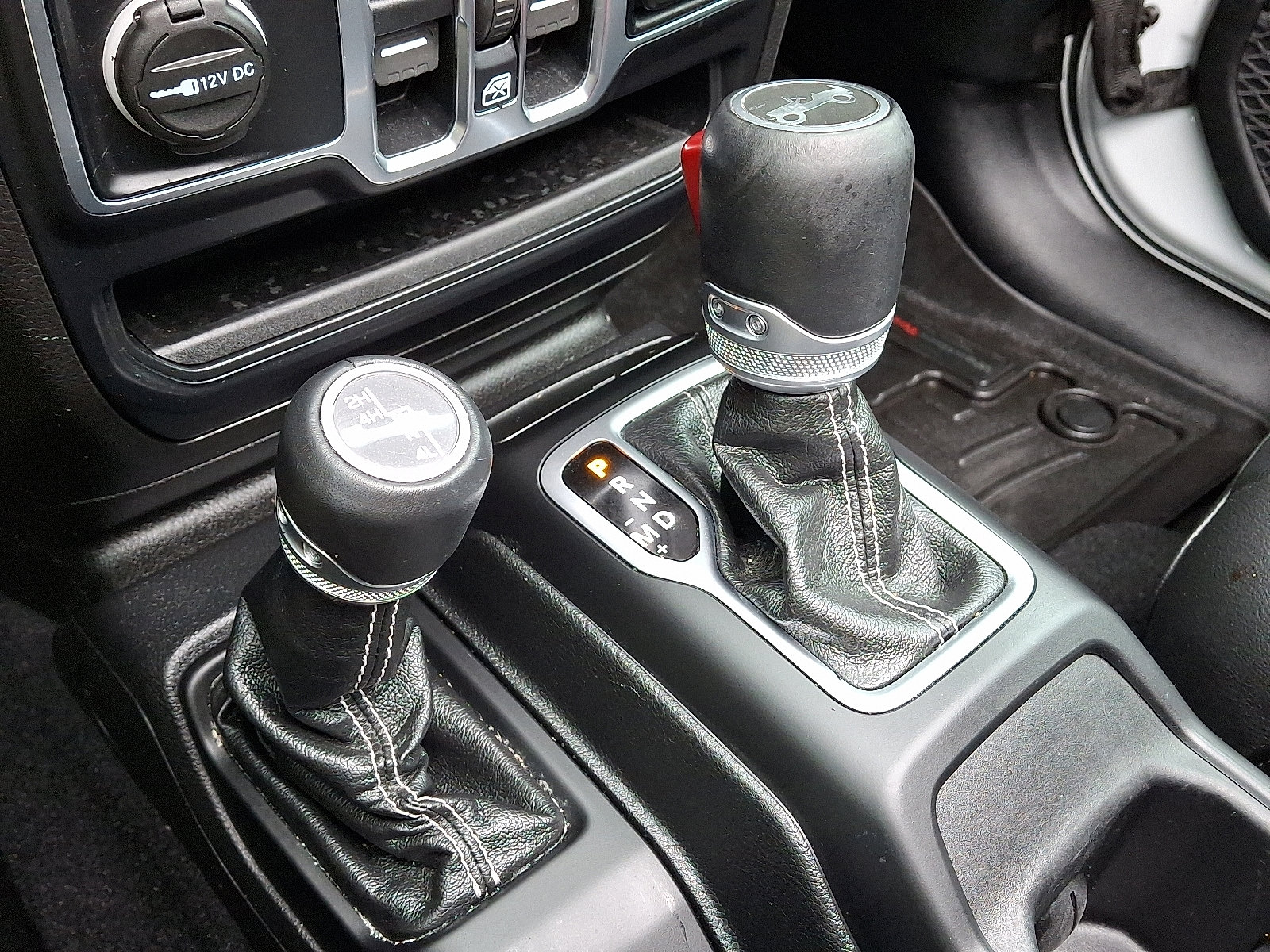 Used 2020 Jeep Wrangler Unlimited Sahara w/ Cold Weather Group image 15