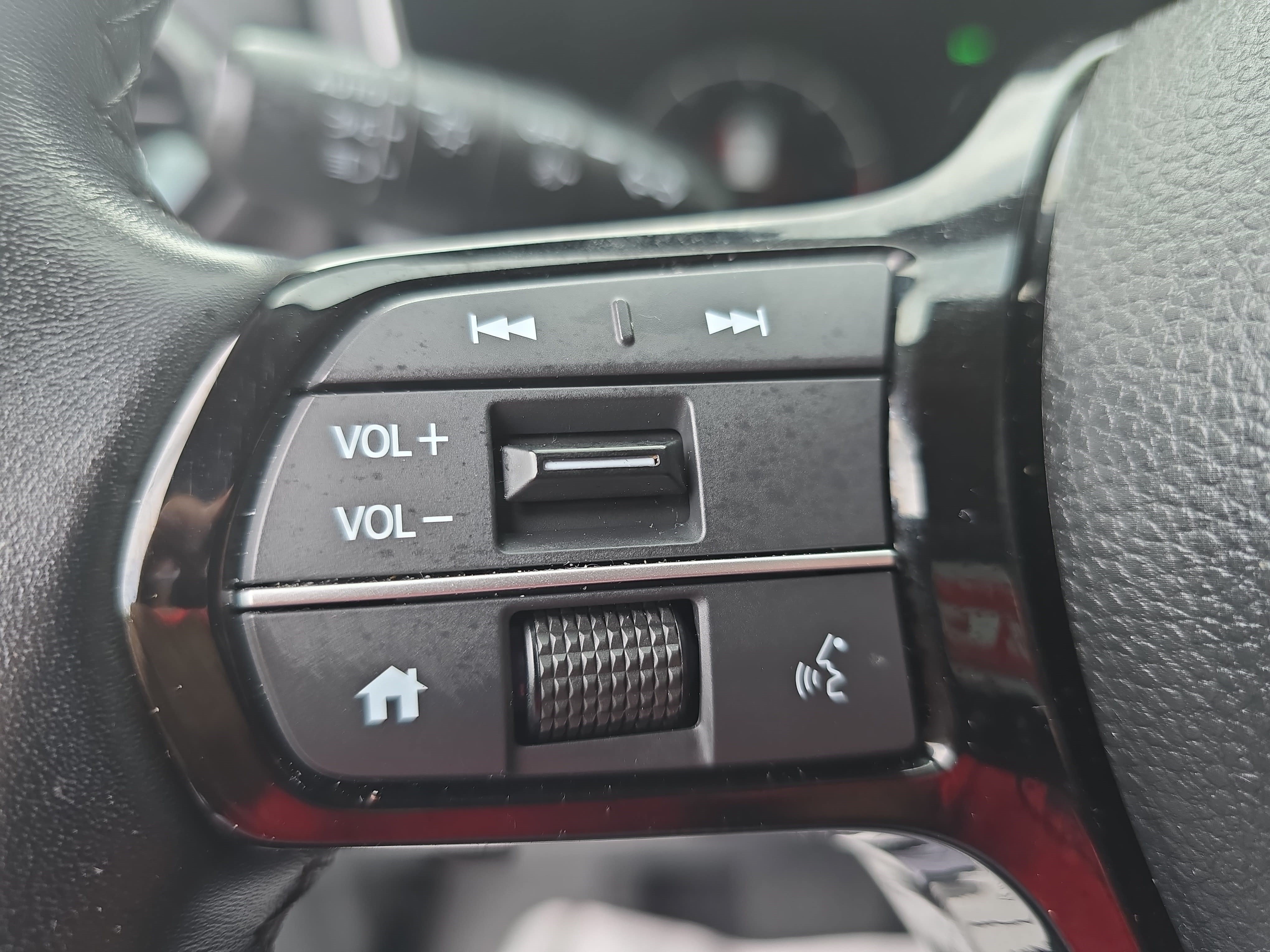 Used 2025 Honda Pilot EX-L image 19