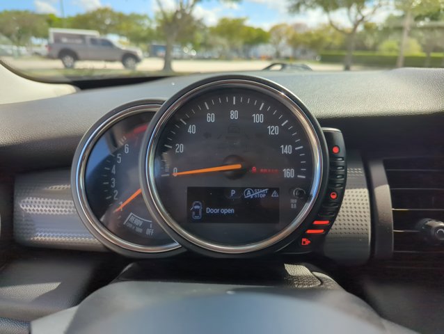 Used 2015 MINI Cooper 2-Door Hardtop image 9