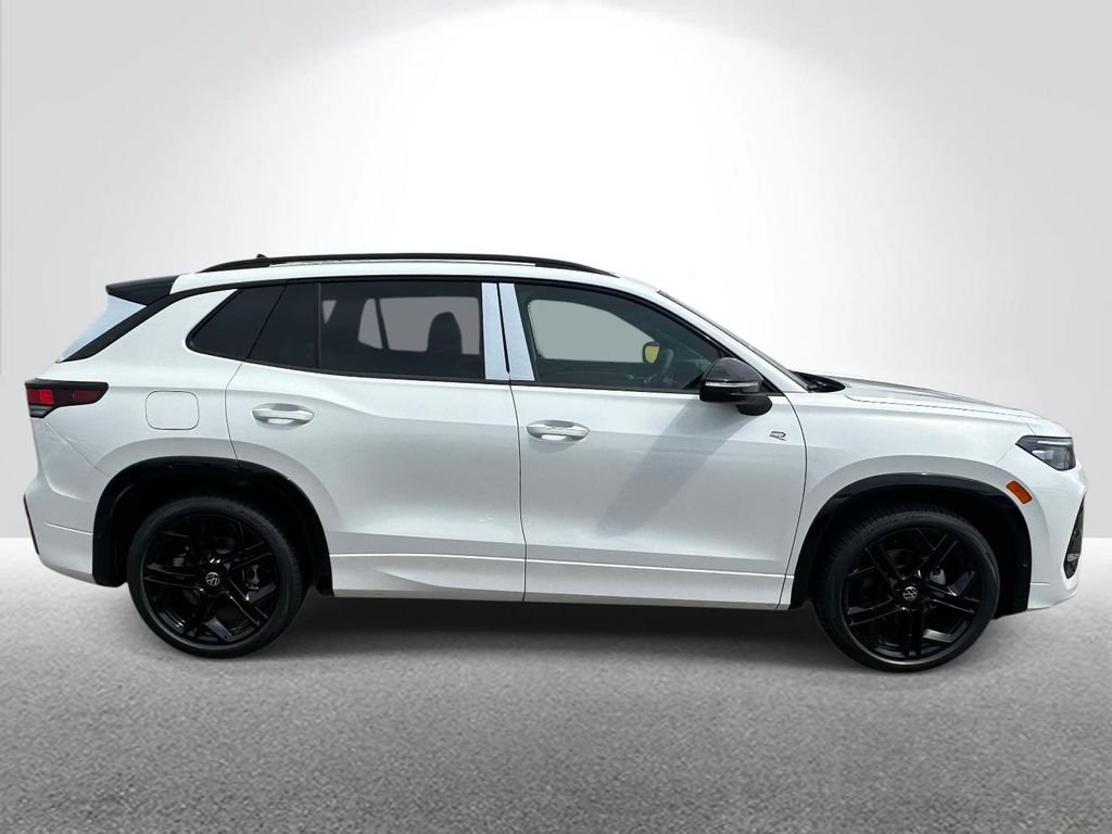 New 2026 Volkswagen Tiguan SE R-Line FWD image 5