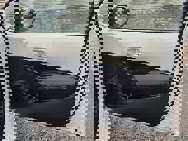 Used 2021 Toyota Corolla LE image 16