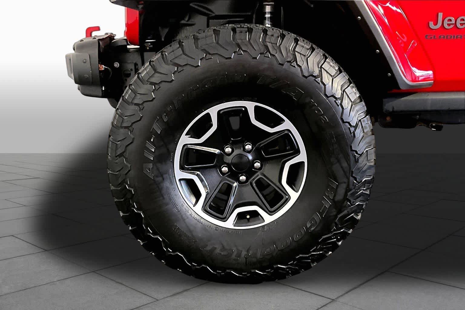 Used 2021 Jeep Gladiator Rubicon AWD/4WD image 11