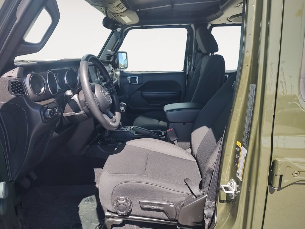 Used 2023 Jeep Wrangler Unlimited Sport AWD/4WD image 9