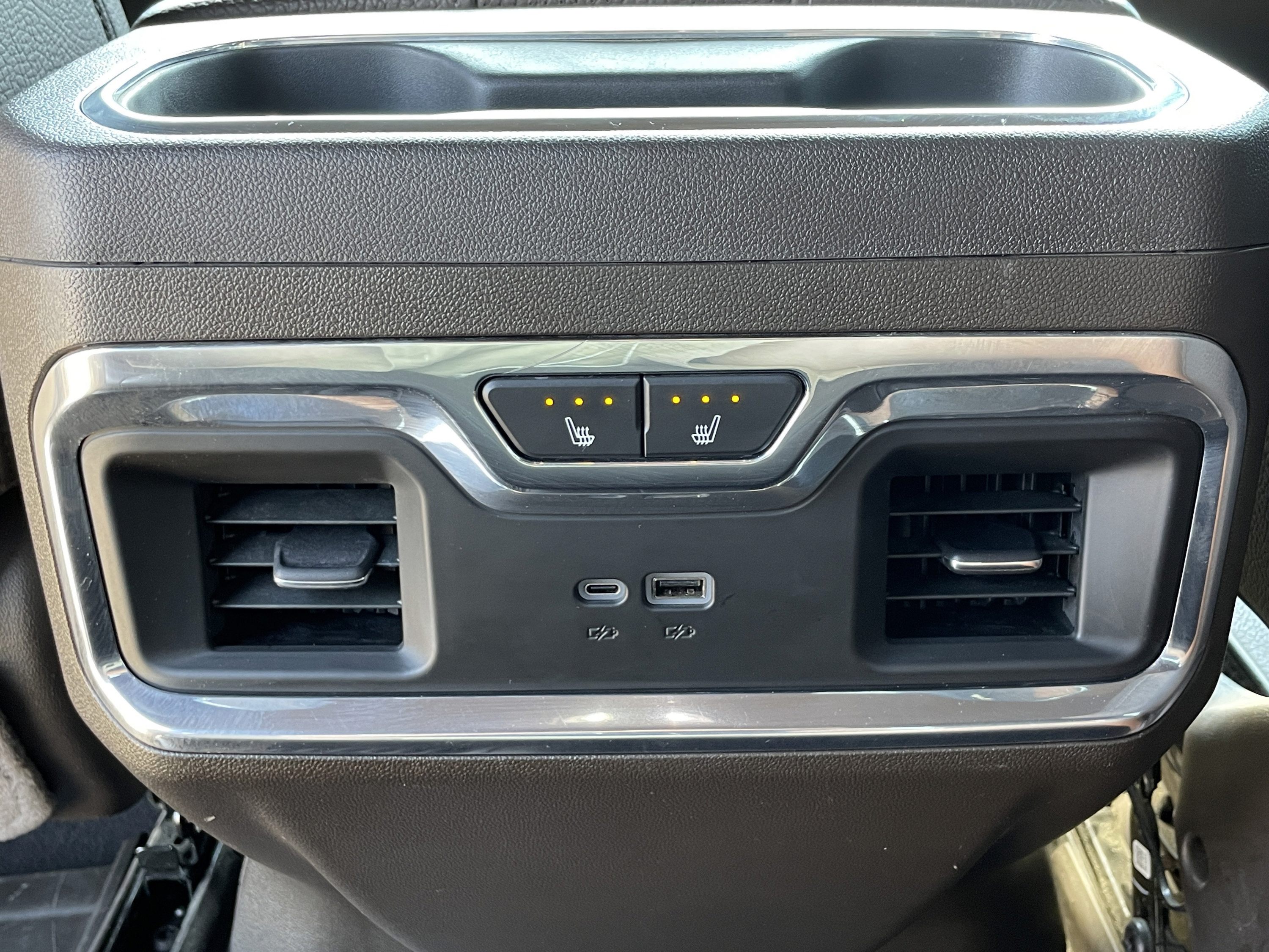 Used 2024 GMC Sierra 3500 Denali w/ Denali Reserve Package AWD/4WD image 30