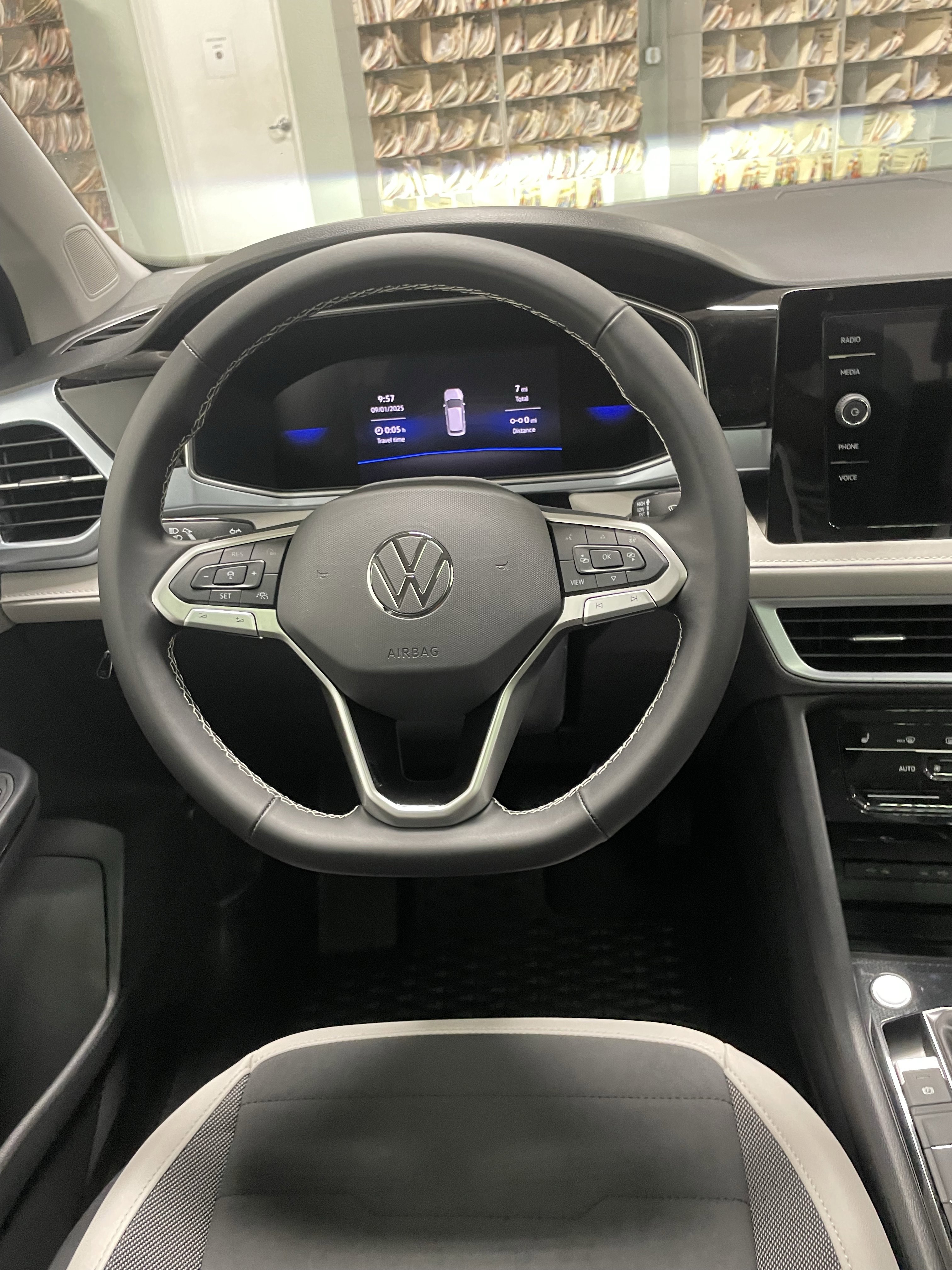 New 2025 Volkswagen Taos SE image 11