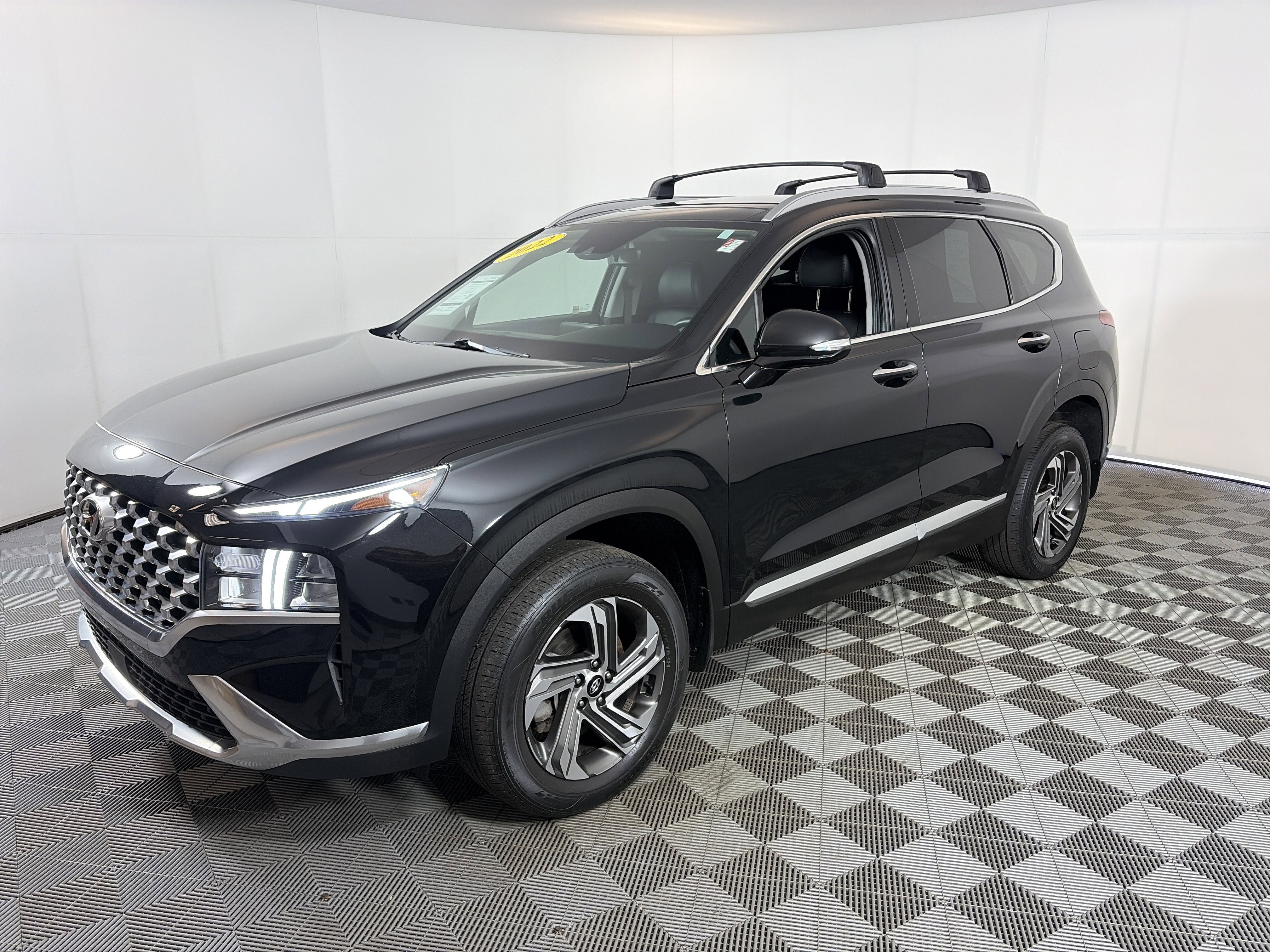 Used 2022 Hyundai Santa Fe SEL w/ Convenience + Premium Package image 2
