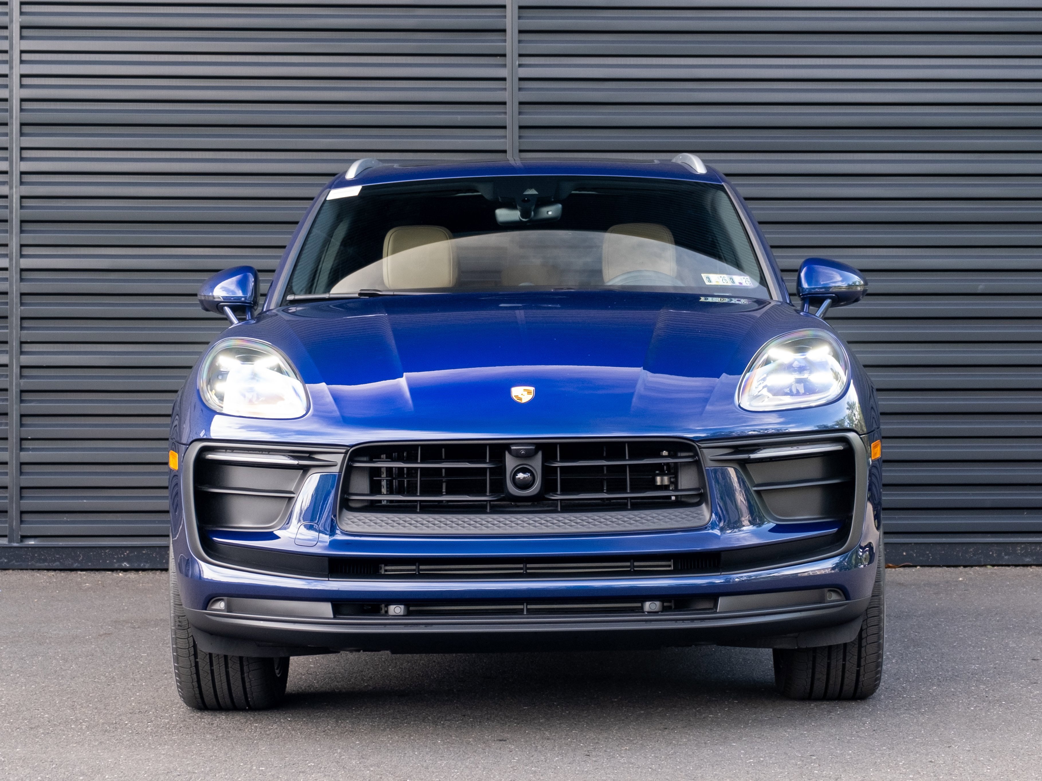 Certified 2025 Porsche Macan image 11