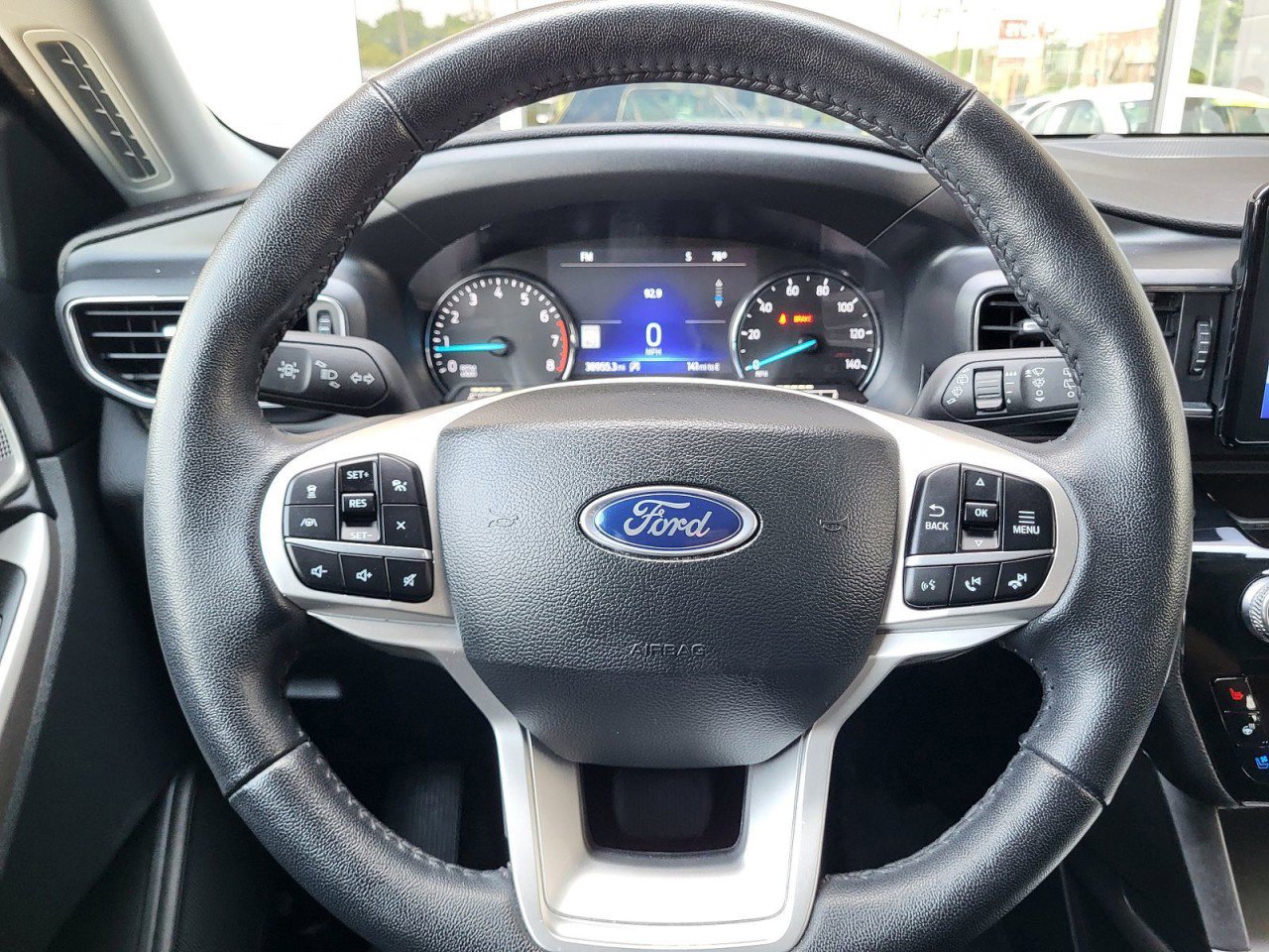 Used 2023 Ford Explorer Limited image 6