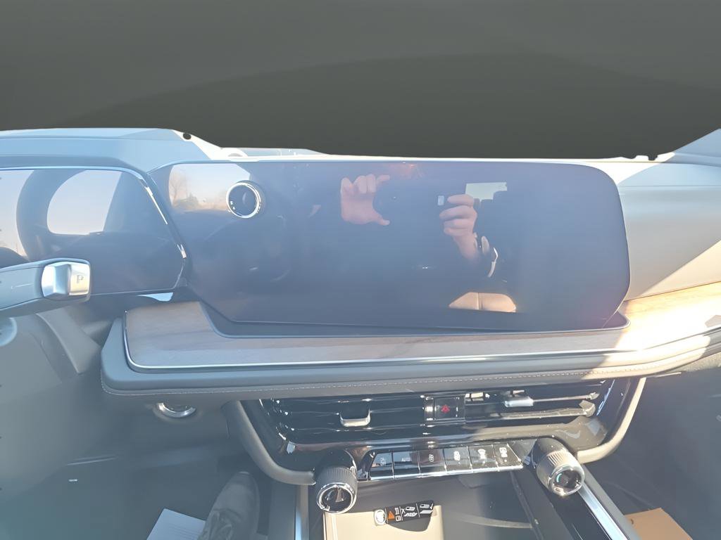 New 2026 Chevrolet Suburban High Country image 29