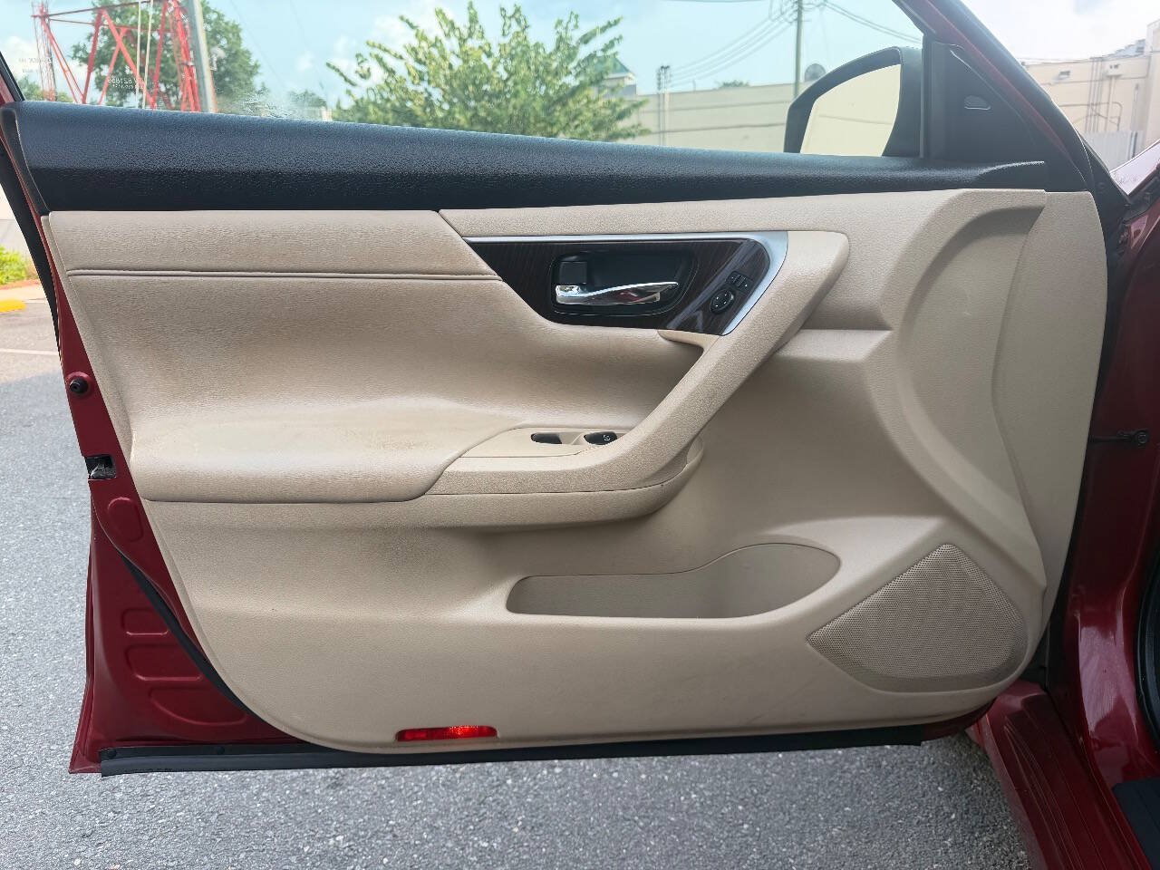 Used 2015 Nissan Altima 2.5 SL w/ Technology Package FWD image 10