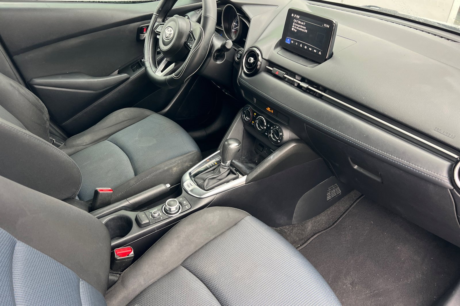 Used 2019 Toyota Yaris LE image 12