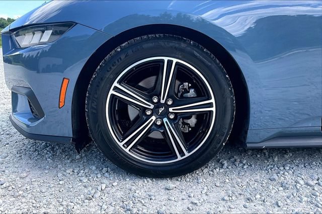 Used 2025 Ford Mustang Premium RWD image 8