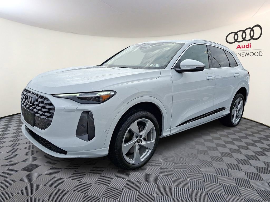 Certified 2025 Audi Q5 Premium Plus image 3