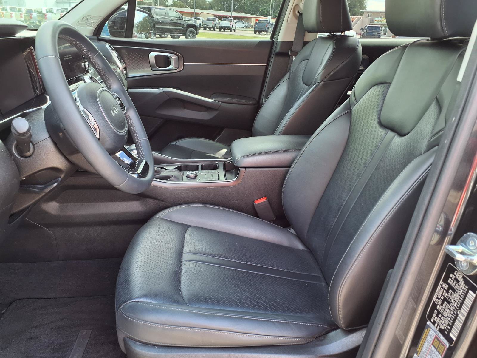 Used 2023 Kia Sorento S FWD image 12