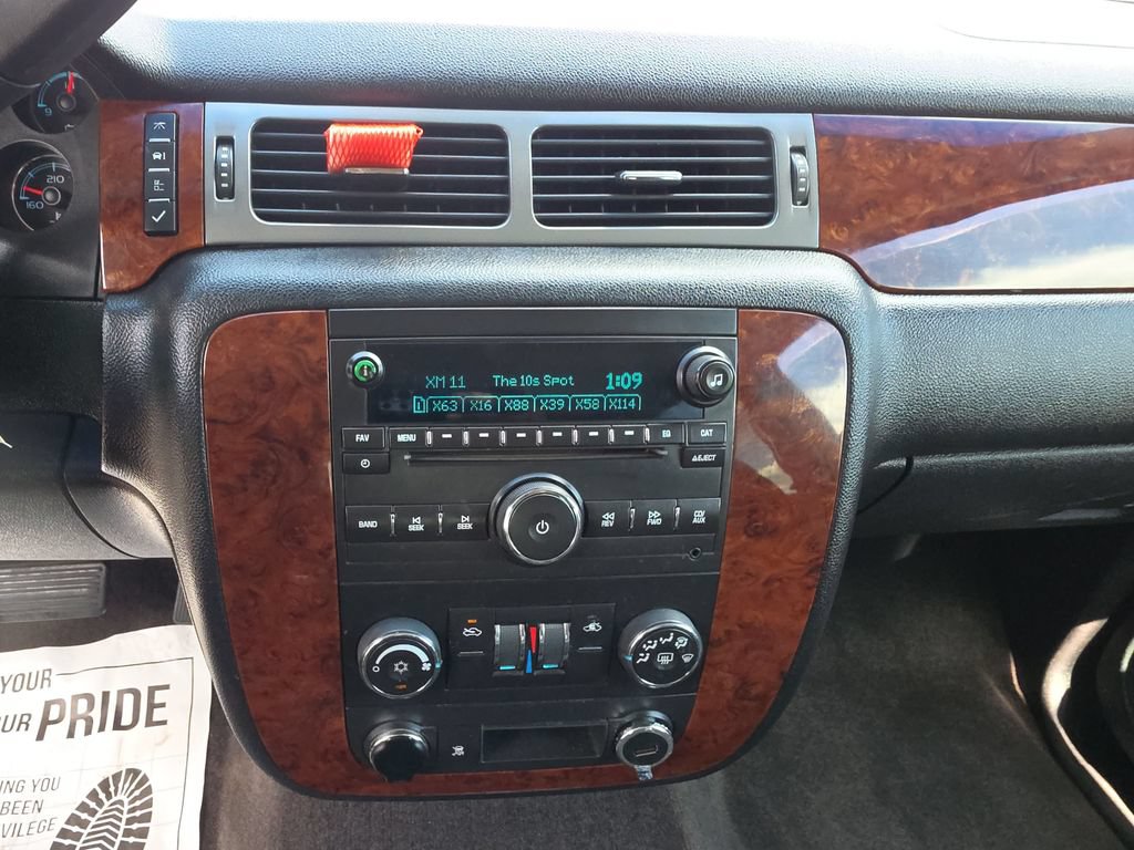 Used 2011 Chevrolet Avalanche LT AWD/4WD image 17