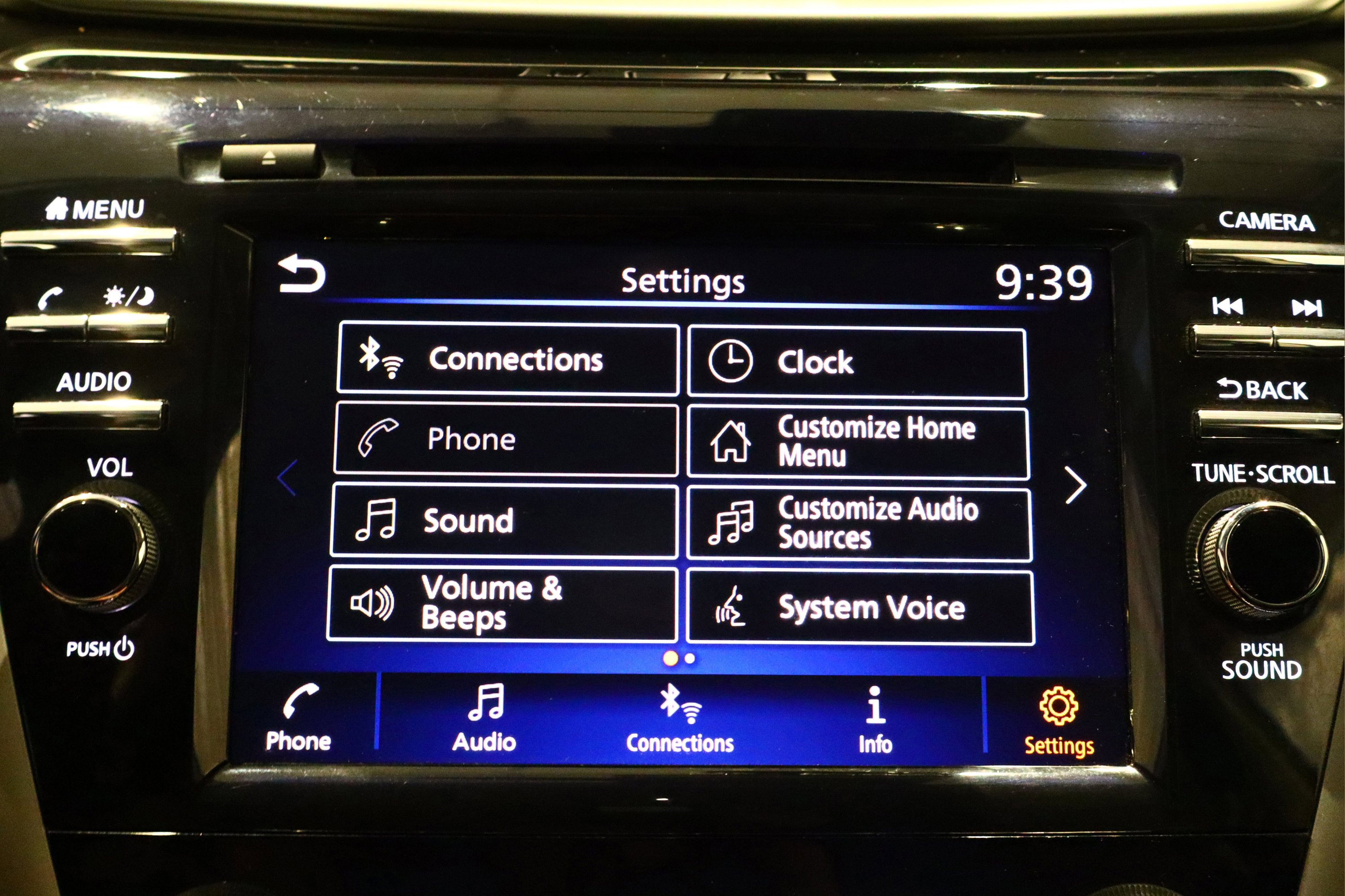 Used 2023 Nissan Murano SV image 34