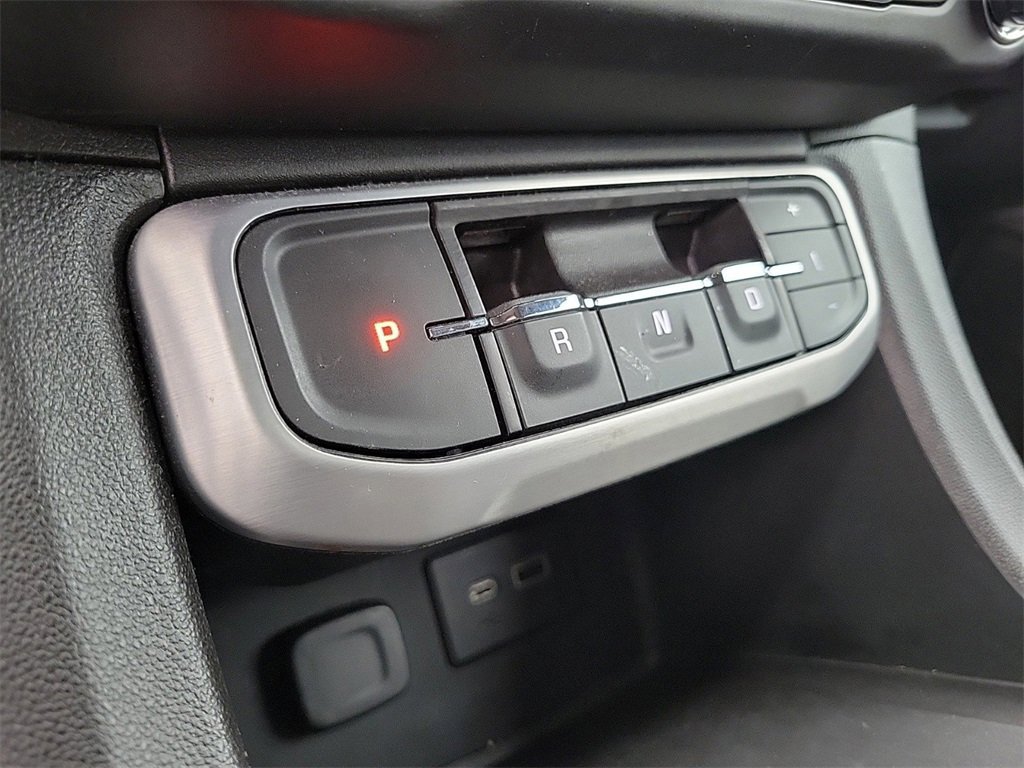 Used 2023 GMC Acadia SLE w/ Driver Convenience Package image 30