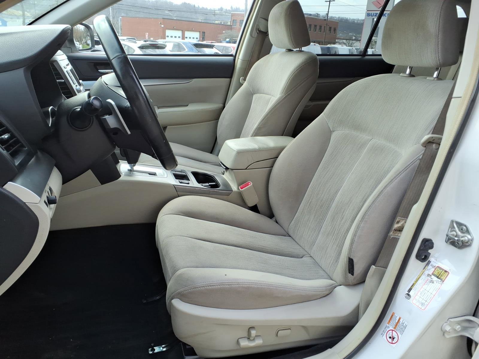 Used 2014 Subaru Outback 2.5i Premium AWD/4WD image 8