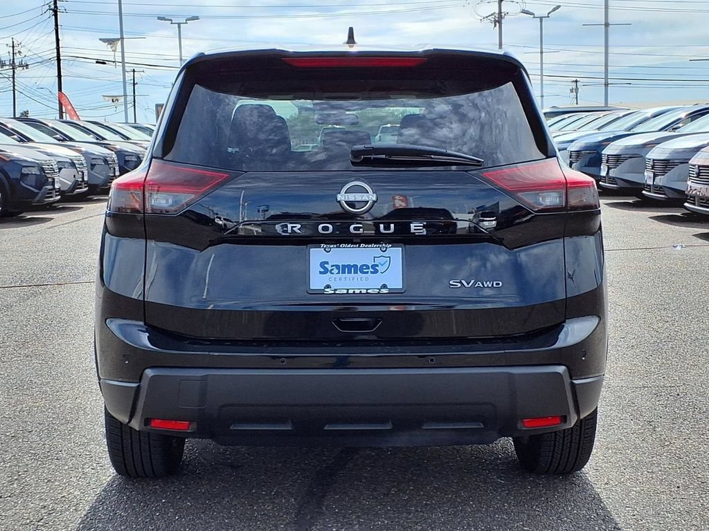 Used 2024 Nissan Rogue SV AWD/4WD image 7