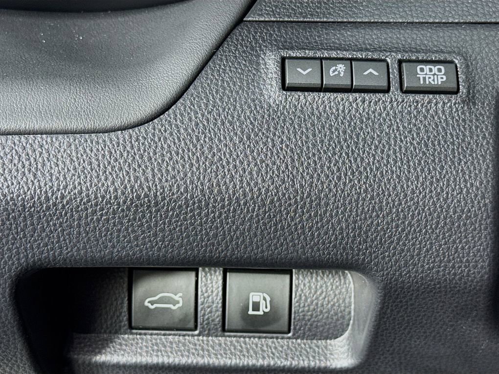 Used 2023 Toyota Crown XLE image 14