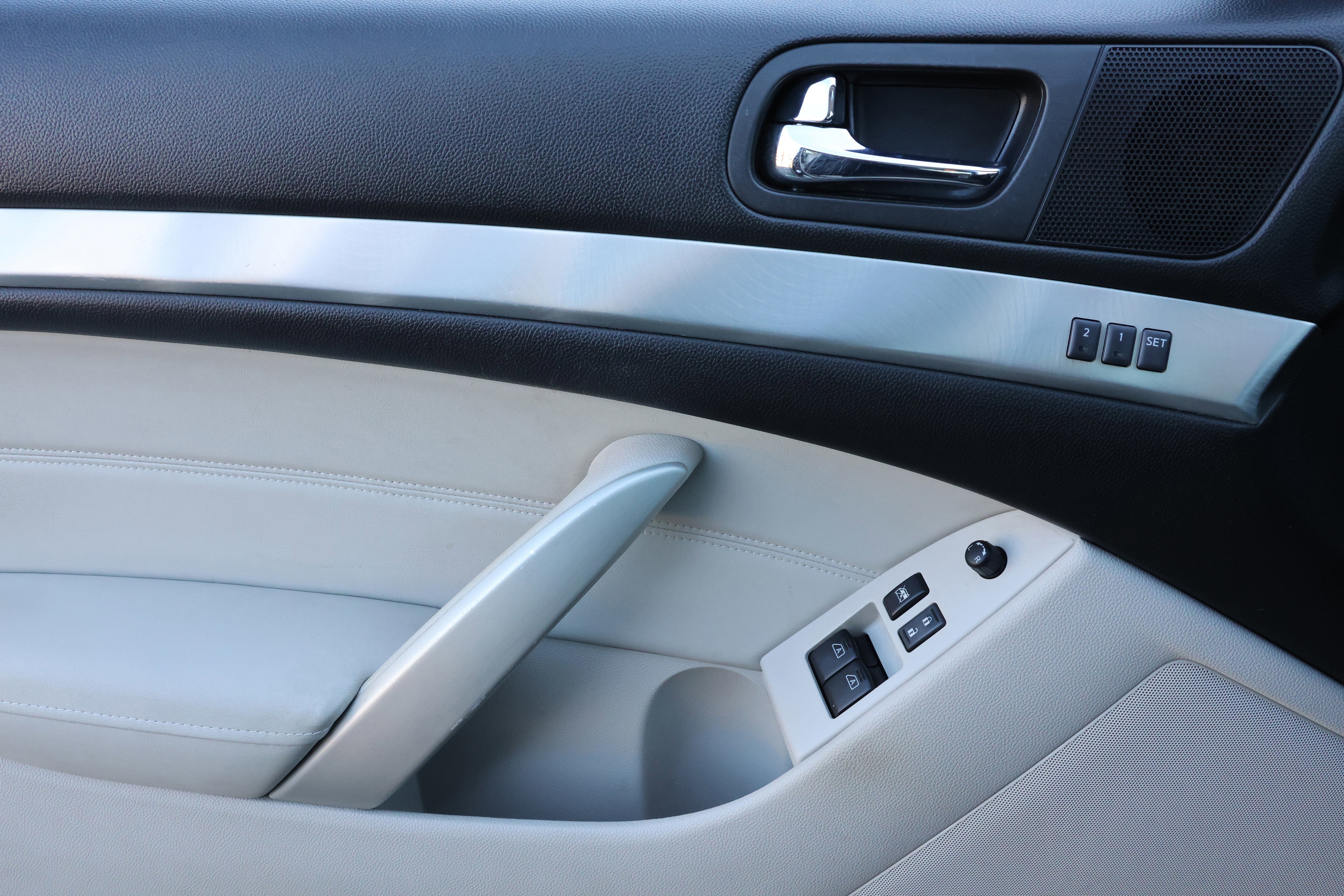 Used 2013 INFINITI G37 x w/ Premium Pkg image 12