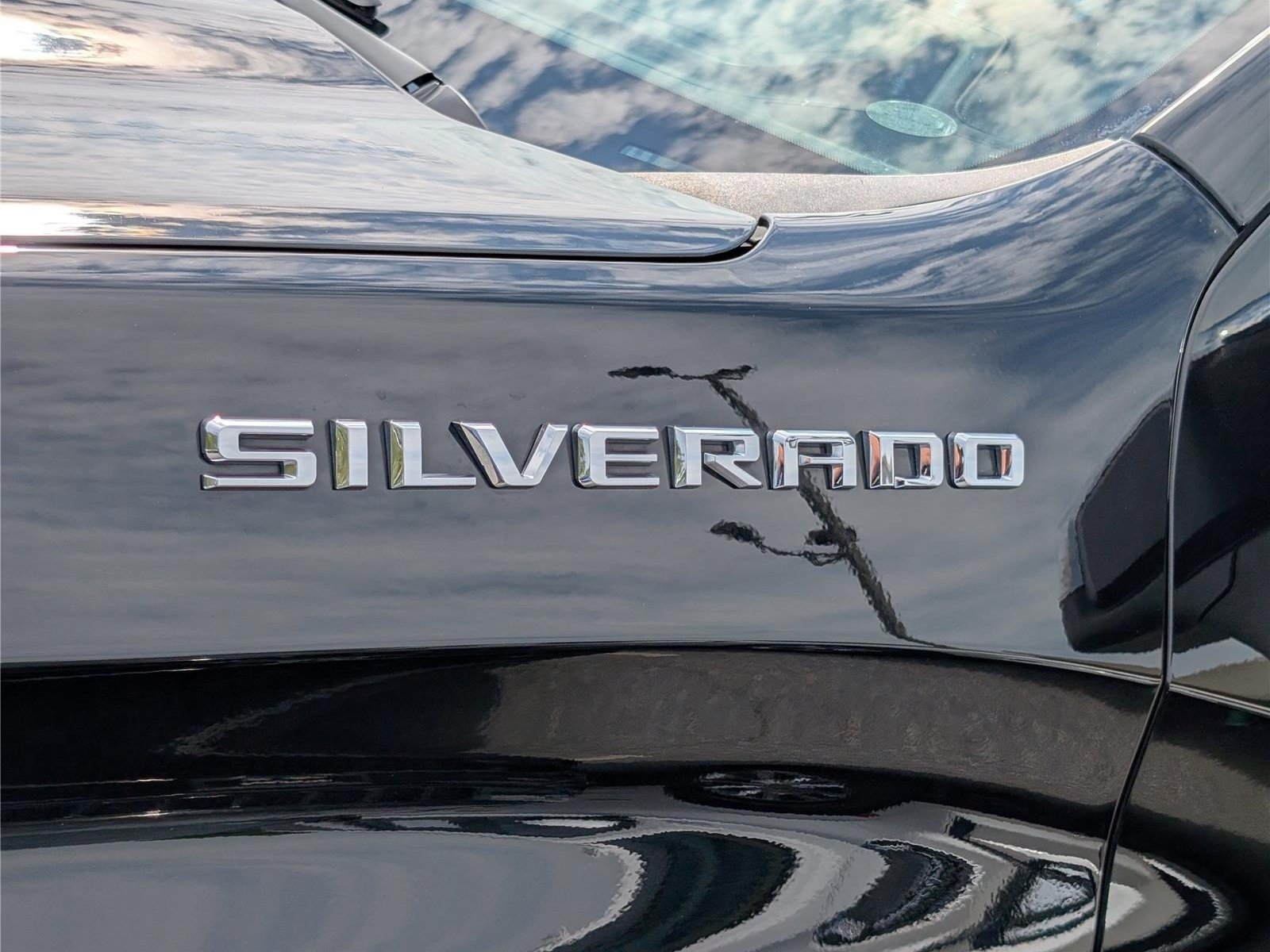 Used 2023 Chevrolet Silverado 1500 LT AWD/4WD image 9