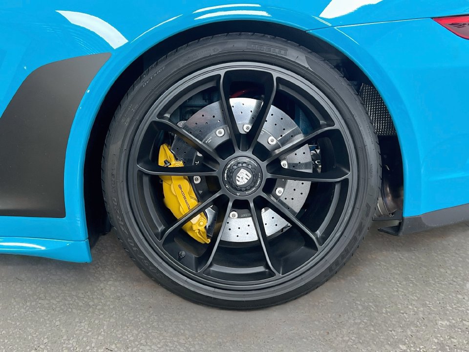 Certified 2019 Porsche 911 Speedster RWD image 30