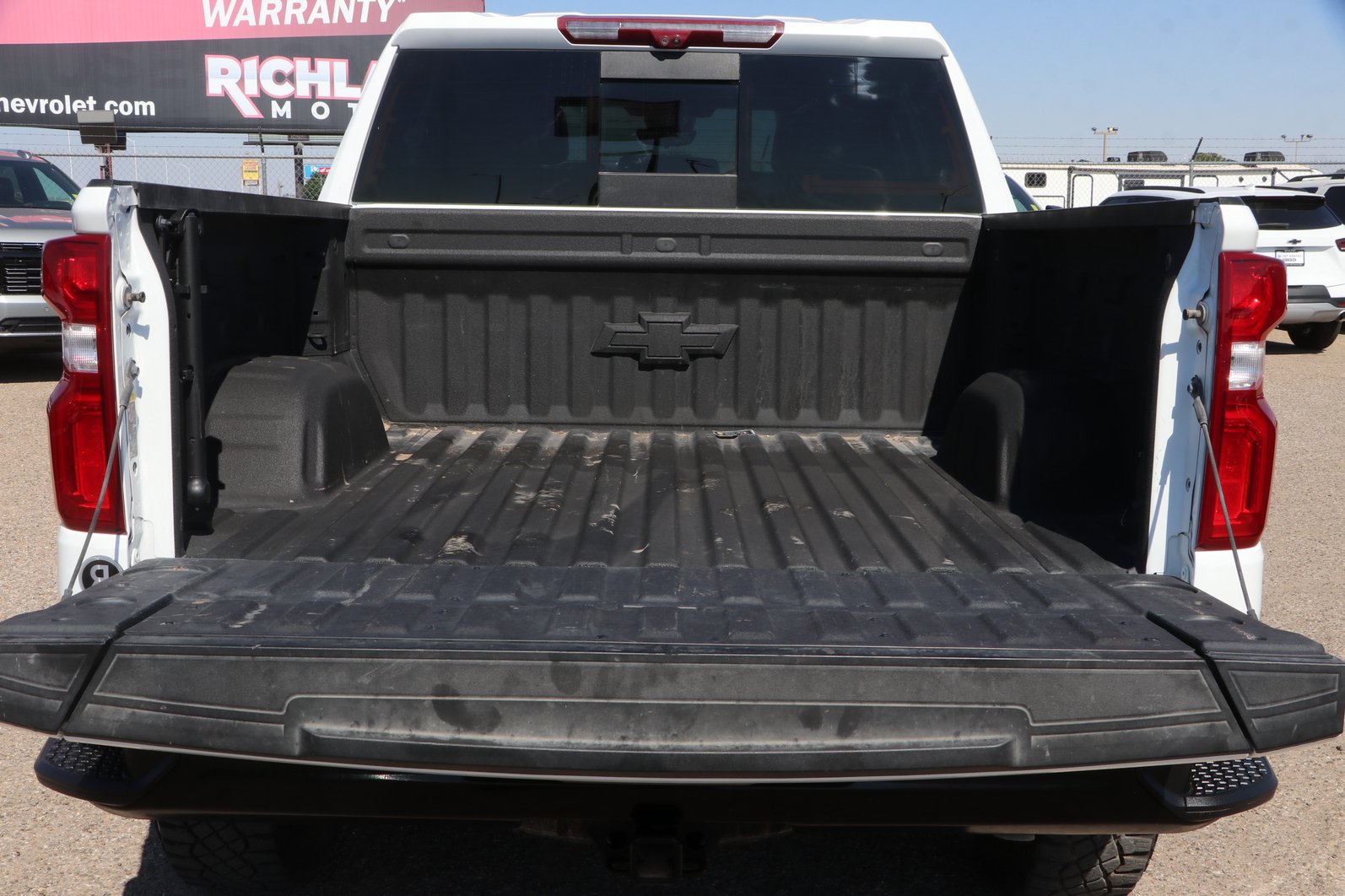 Used 2025 Chevrolet Silverado 1500 ZR2 w/ Technology Package AWD/4WD image 31
