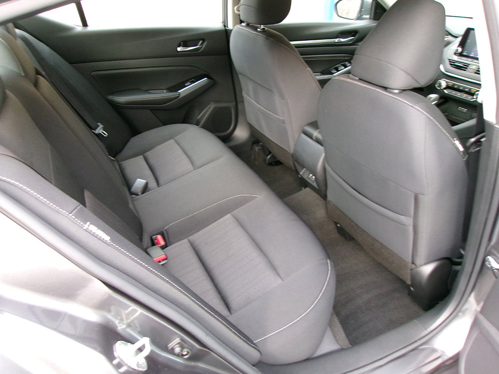 Used 2022 Nissan Altima 2.5 SV w/ SV Premium Package FWD image 11