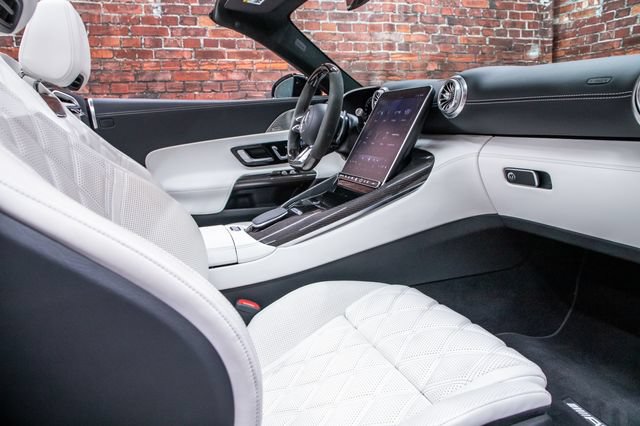 Used 2023 Mercedes-Benz SL 63 AMG 4MATIC image 28