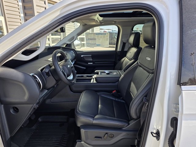New 2025 Ford Expedition Max Platinum w/ Driver's Package image 17