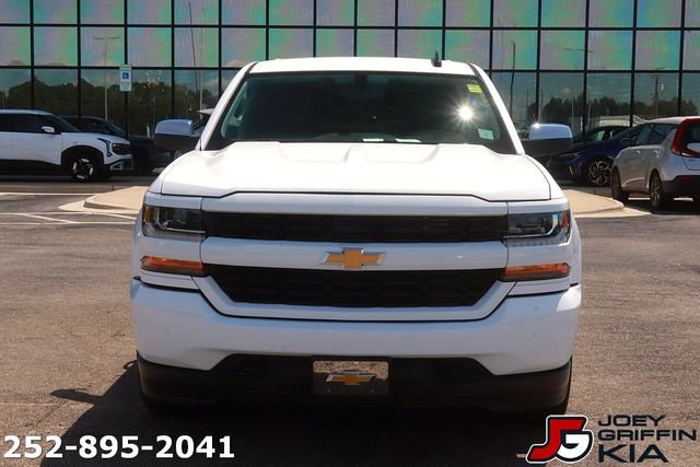 Used 2018 Chevrolet Silverado 1500 Custom w/ Custom Value Package AWD/4WD image 2