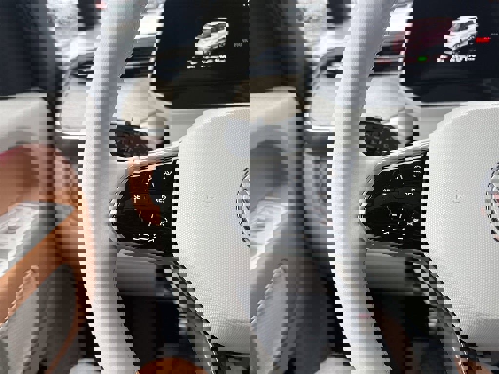 New 2025 Volkswagen ID. Buzz 1st Edition image 19