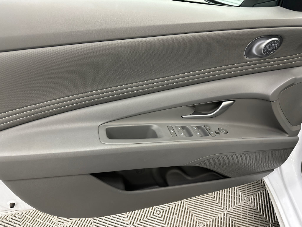 Certified 2025 Hyundai Elantra Sport FWD image 10