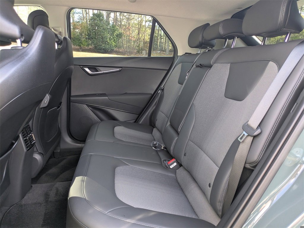 Used 2025 Kia Niro EX image 14