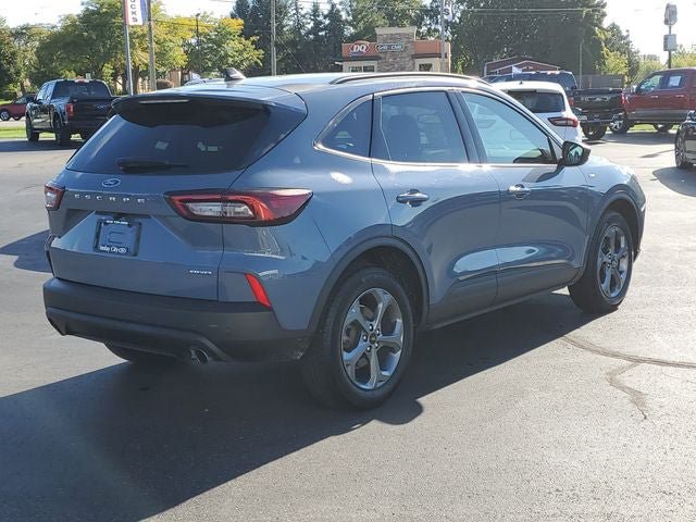 Used 2025 Ford Escape ST-Line w/ Tech Pack #1 AWD/4WD image 4