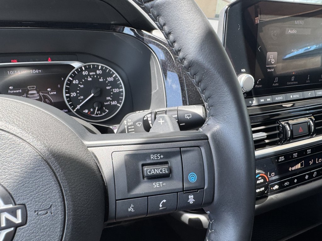 Used 2024 Nissan Pathfinder SV w/ Lighting Package (N92) FWD image 29
