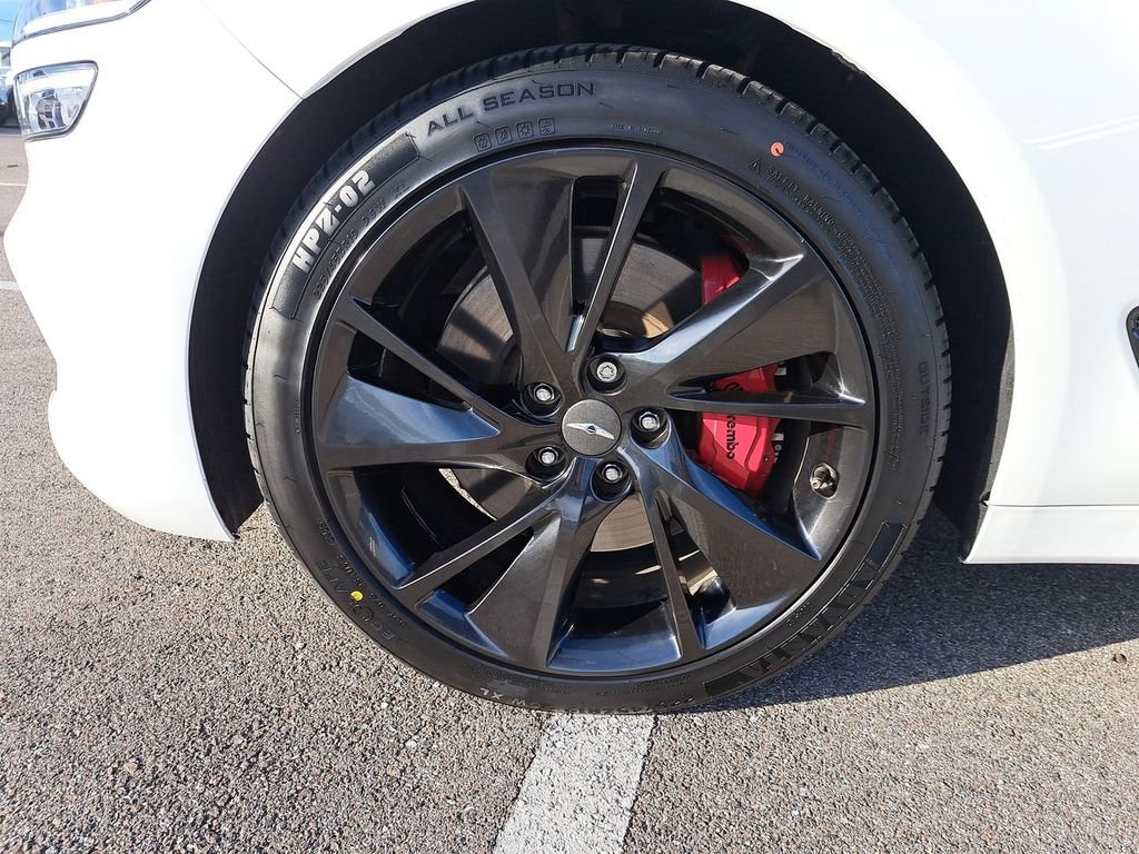 Used 2022 Genesis G70 3.3T image 11