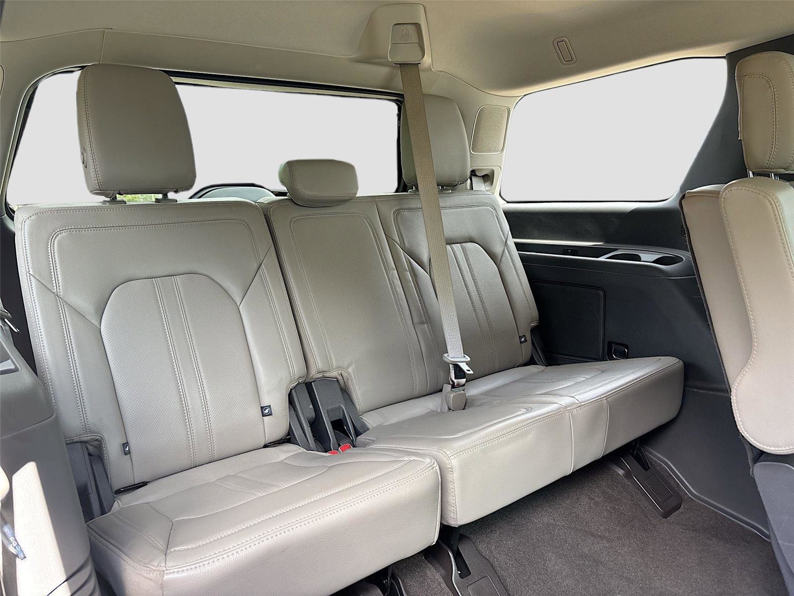 Used 2021 Ford Expedition Limited image 31