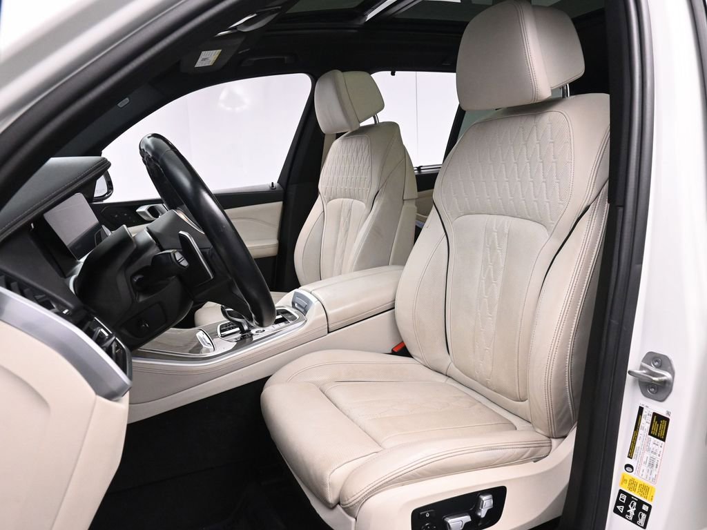 Used 2023 BMW X5 M50i w/ Executive Package image 15