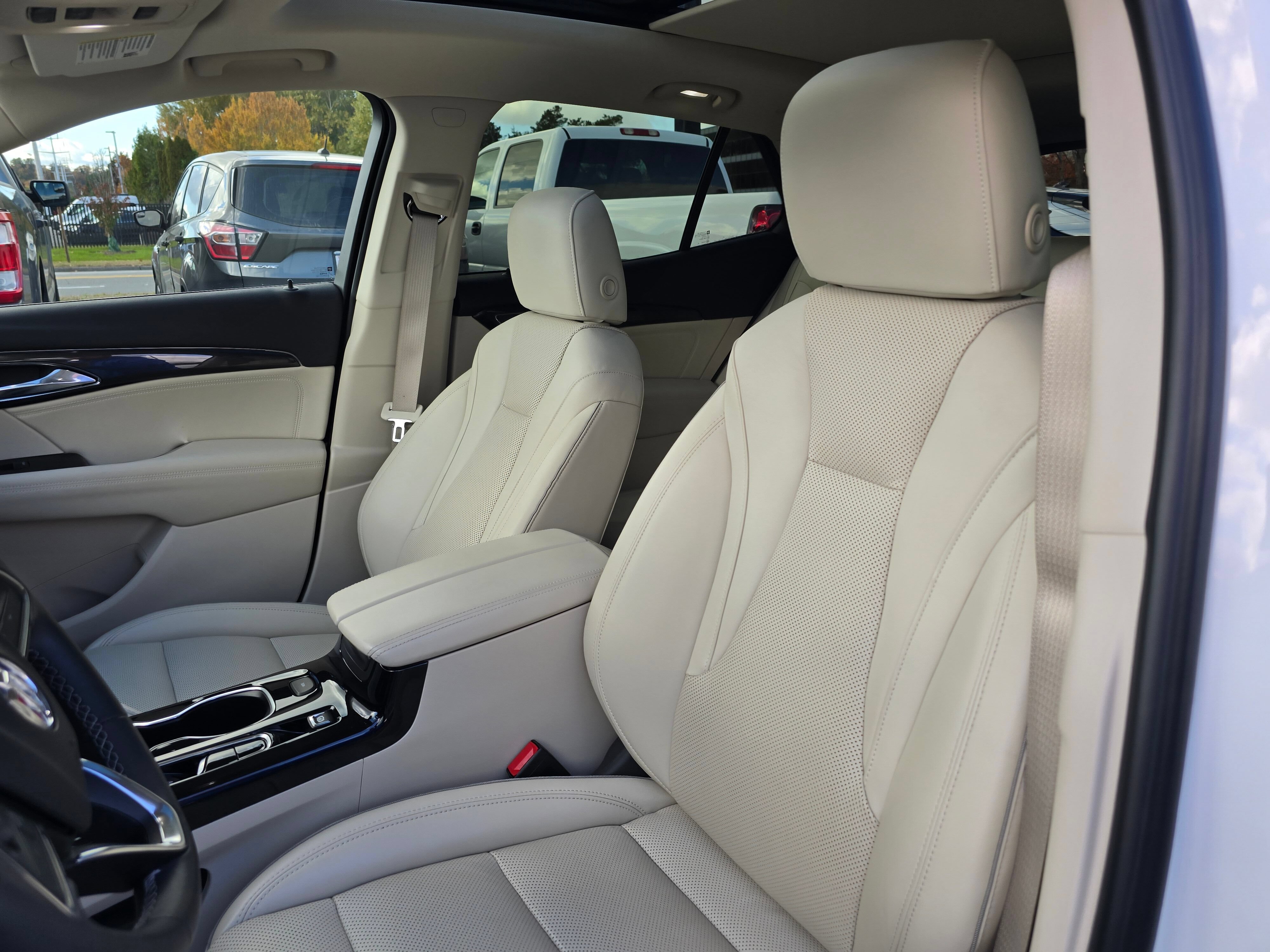 Used 2022 Buick Envision Essence w/ Technology Package I AWD/4WD image 21