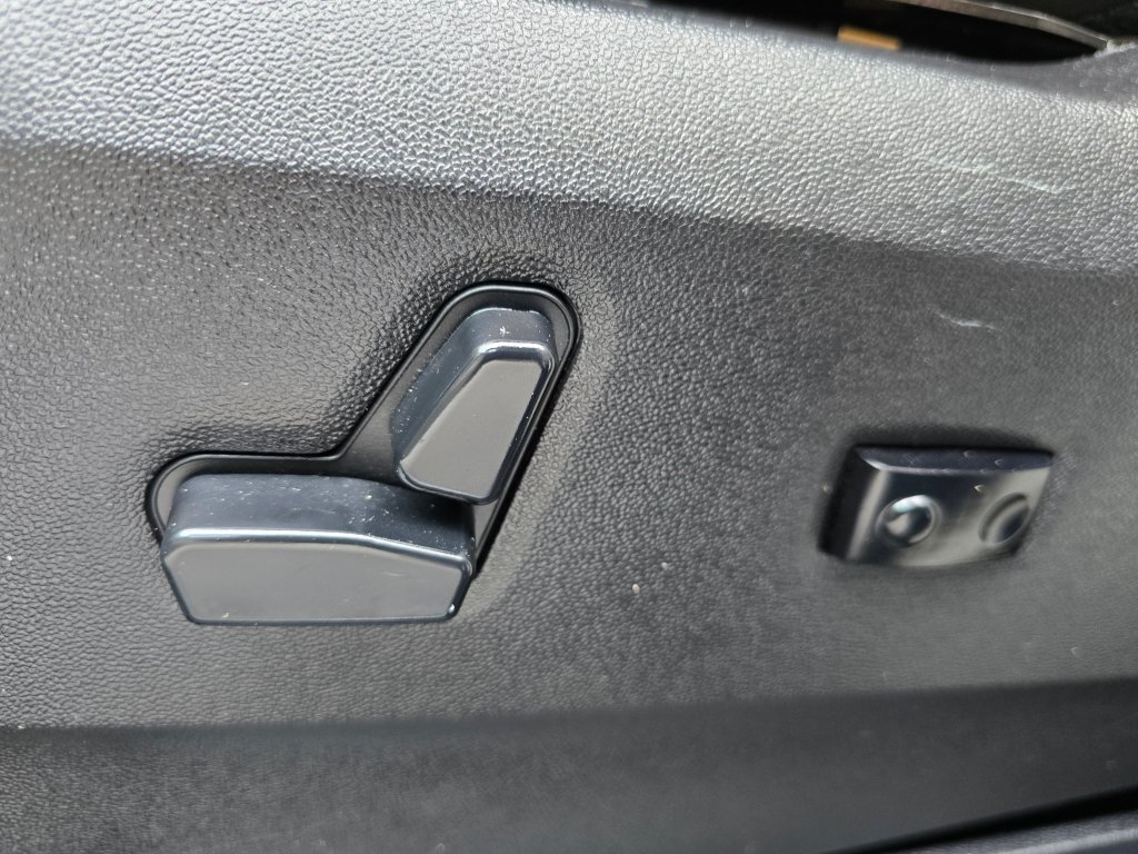 Used 2016 Dodge Grand Caravan SXT FWD image 51