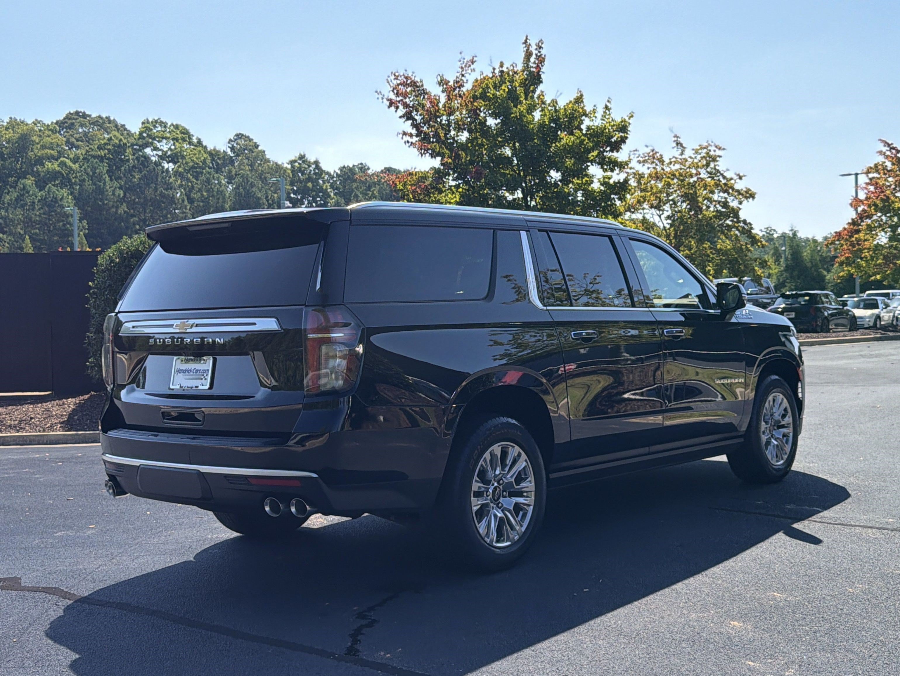 Used 2022 Chevrolet Suburban High Country AWD/4WD image 3
