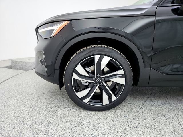 New 2026 Volvo XC40 B5 Plus w/ Climate Package image 25