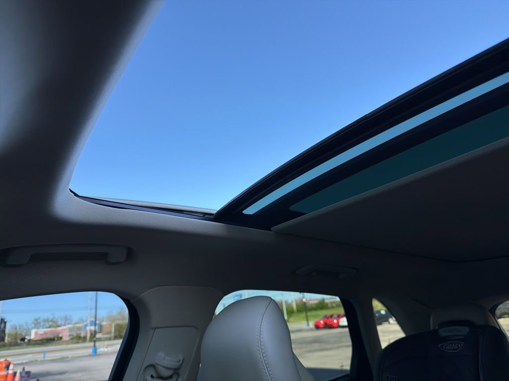 Used 2015 Lincoln MKC FWD w/ Equipment Group 102A Reserve image 11