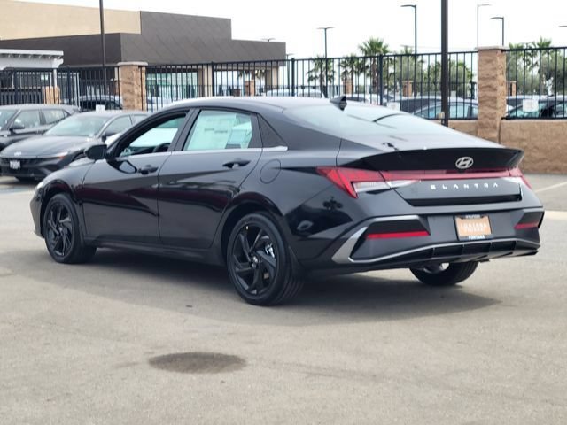 New 2026 Hyundai Elantra SEL Sport Premium FWD image 3