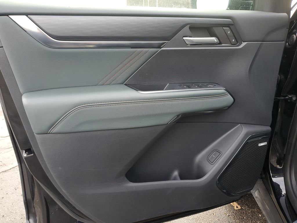 Used 2024 GMC Acadia AT4 image 13