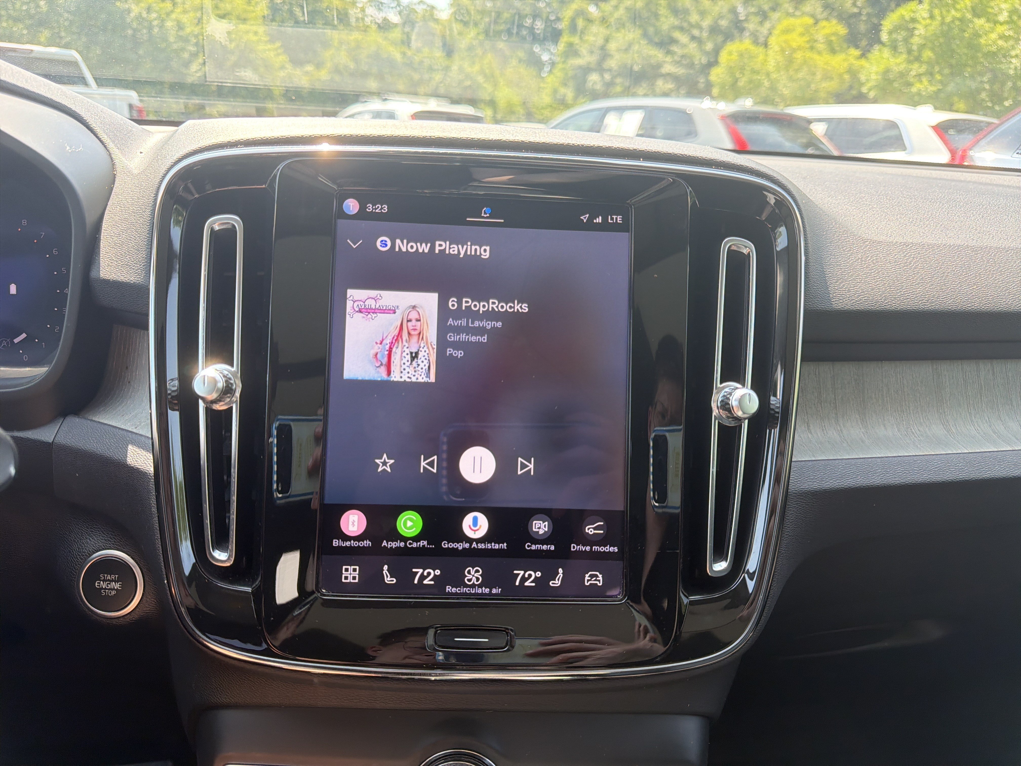 Certified 2023 Volvo XC40 B5 Ultimate w/ Protection Package Premier AWD/4WD image 23