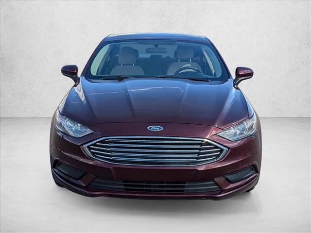Used 2017 Ford Fusion SE w/ Fusion SE Technology Package image 2