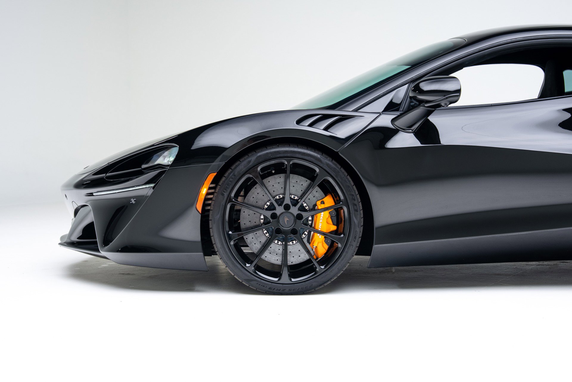 Used 2026 McLaren Artura image 15